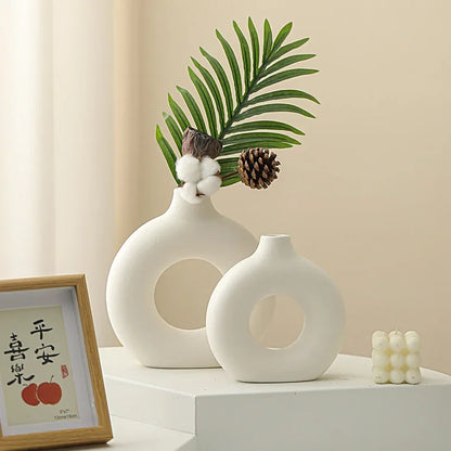 Modern Donut Ceramic Vase – Matte White