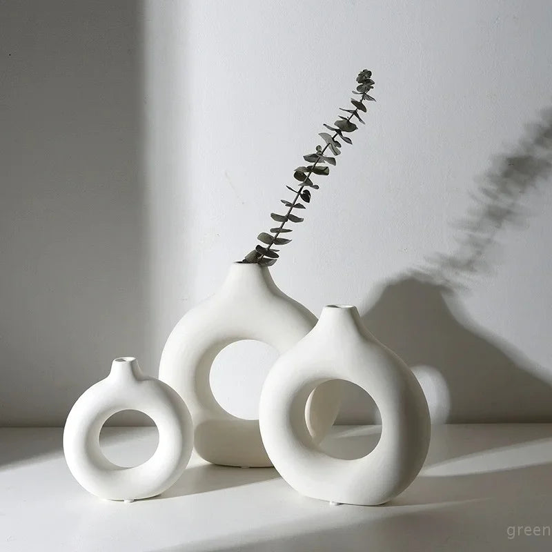 Modern Donut Ceramic Vase – Matte White