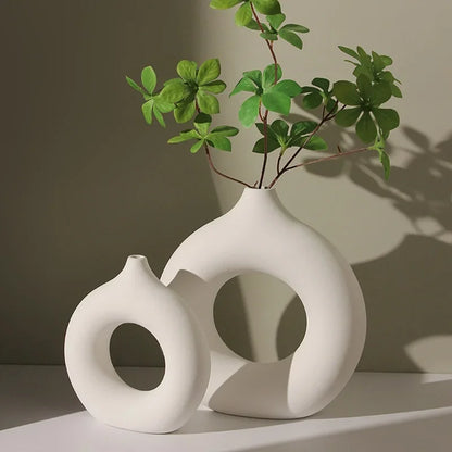 Modern Donut Ceramic Vase – Matte White